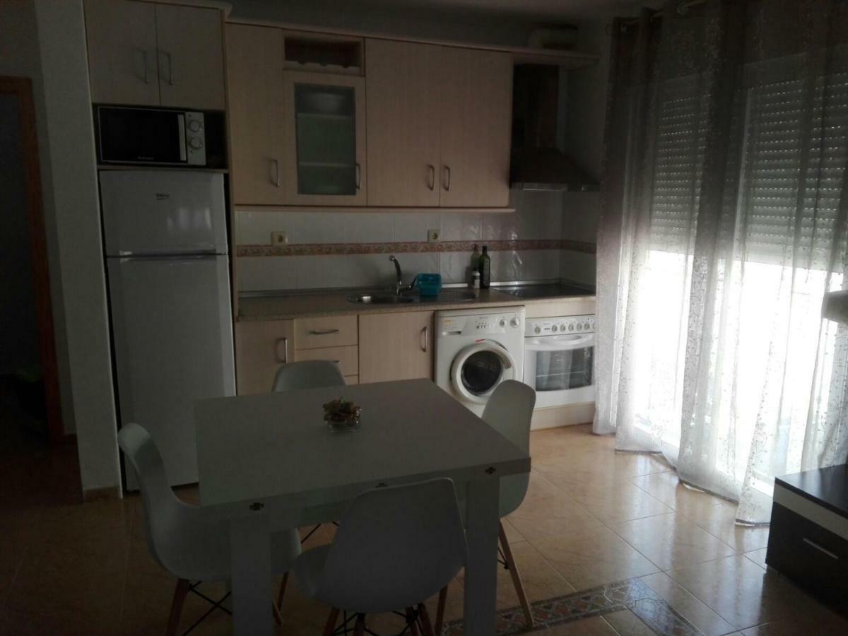 شقة كاربونيذاس  في Calle Malaga, 7 Bajo A المظهر الخارجي الصورة