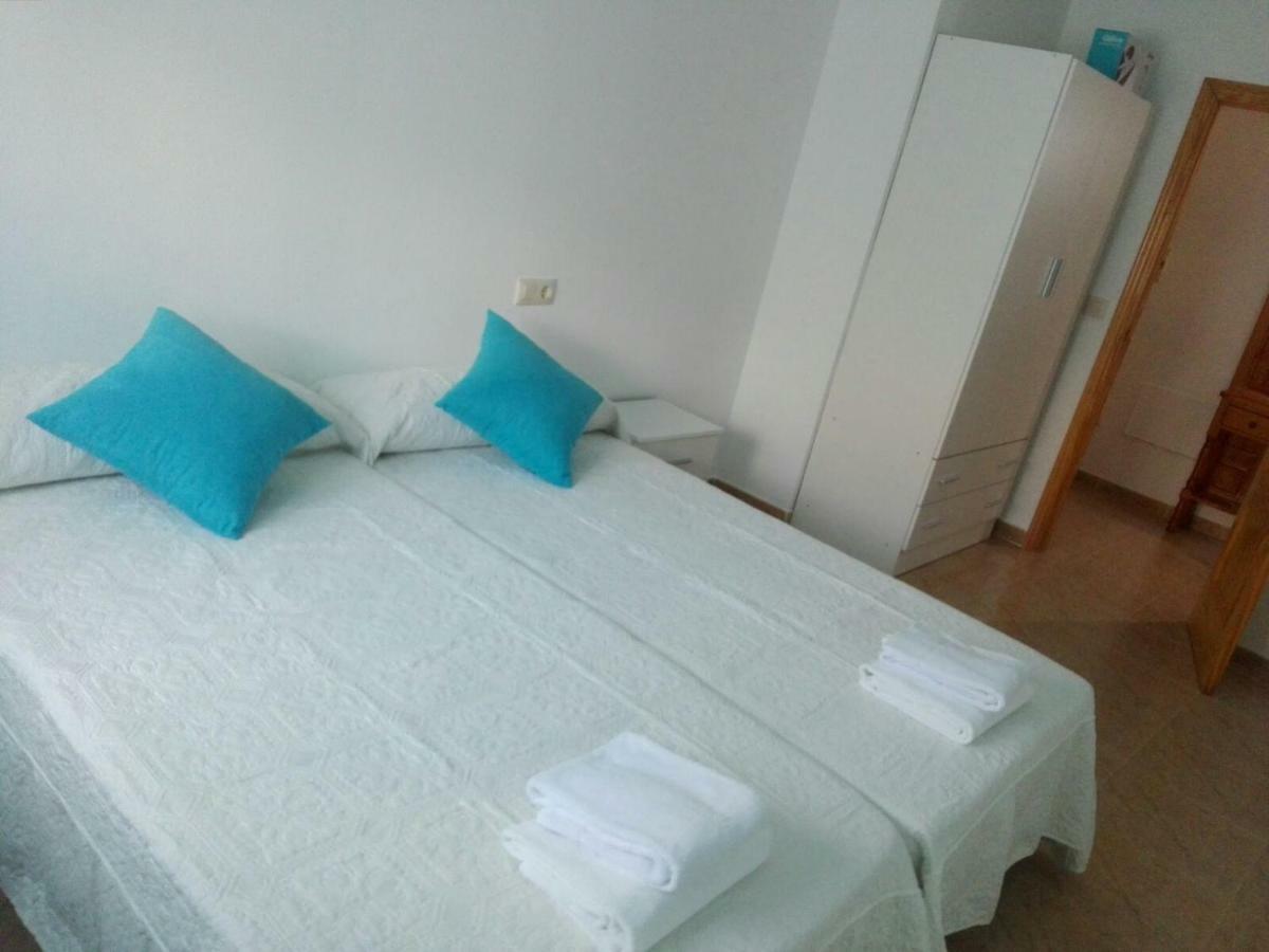 شقة كاربونيذاس  في Calle Malaga, 7 Bajo A المظهر الخارجي الصورة