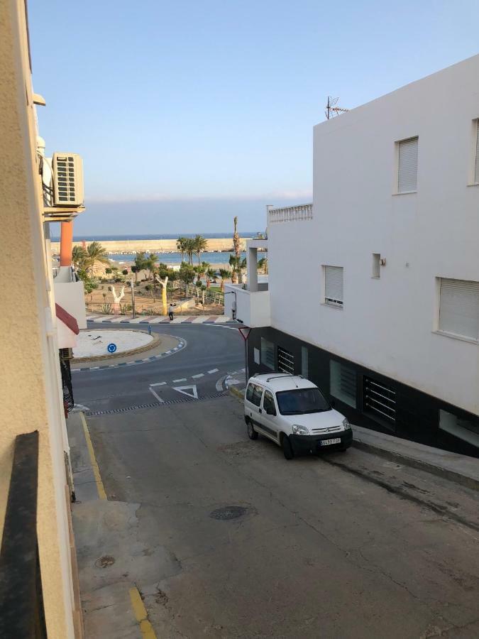 شقة كاربونيذاس  في Calle Malaga, 7 Bajo A المظهر الخارجي الصورة